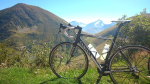 Richtung Col de Sarenne: Ultimate CF SL von unserem Kooperationspartner Canyon aus Koblenz