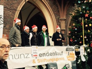 Bernhard Münz beim münz-Spendenlauf in Montabaur vor dem Rathaus